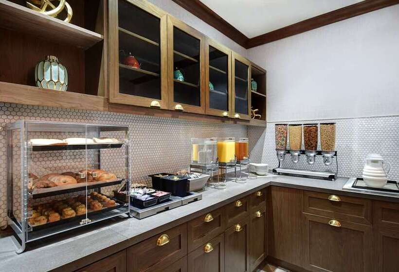 فندق Staybridge Suites Newport News