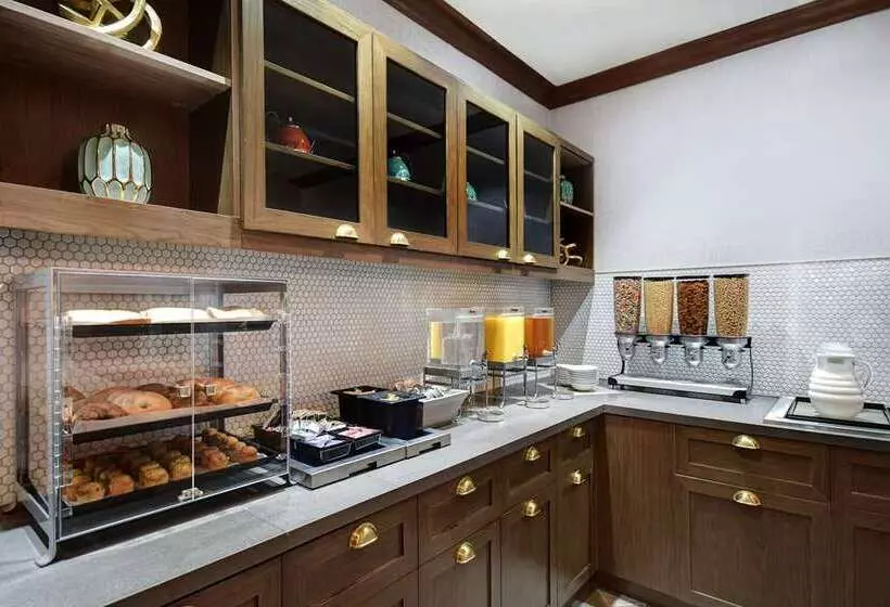 ホテル Staybridge Suites Newport News