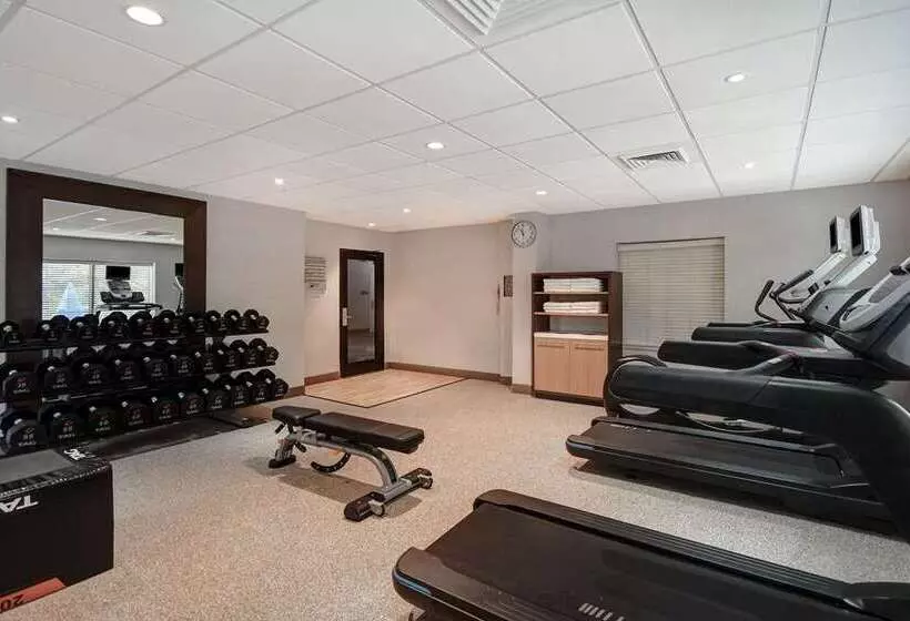 ホテル Staybridge Suites Newport News