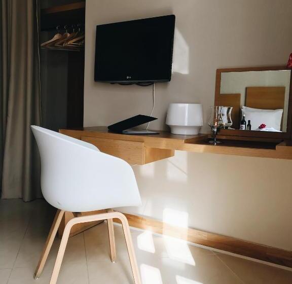 فندق Alexandra Beach