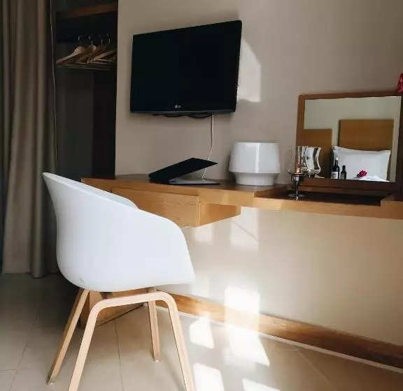 Hotel Alexandra Beach