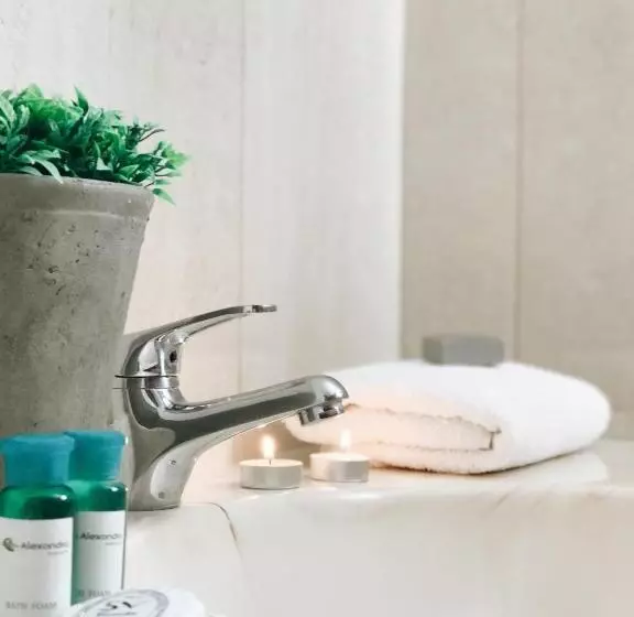 Hotel Alexandra Beach