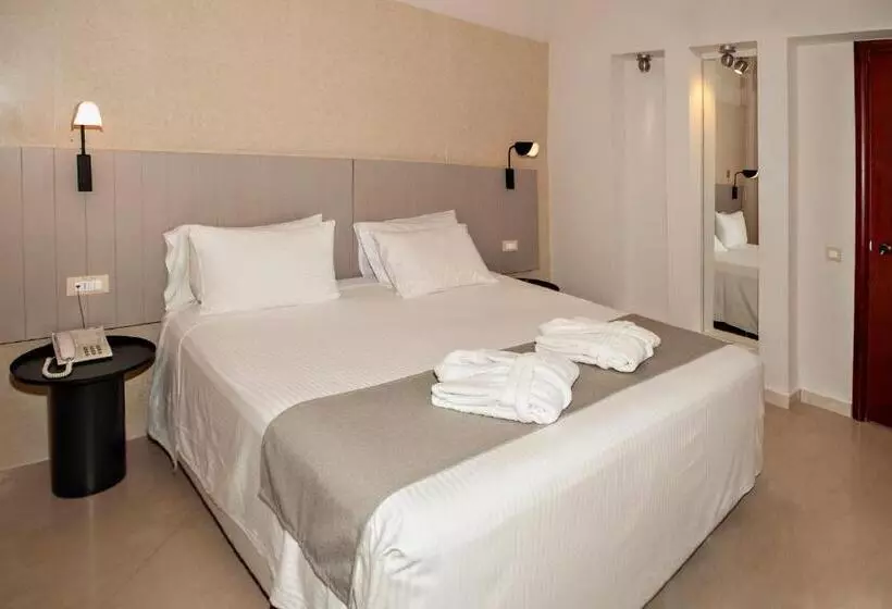 Hotel Alexandra Beach