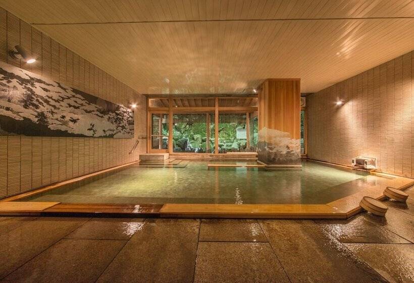 فندق Araya Totoan