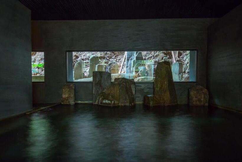 فندق Araya Totoan