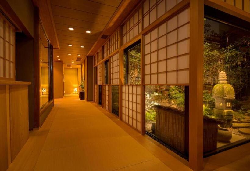 فندق Araya Totoan