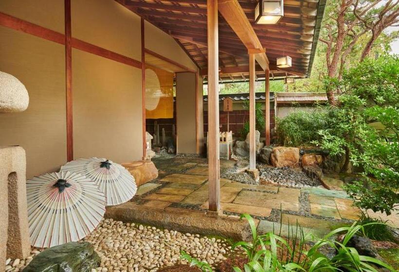 فندق Araya Totoan