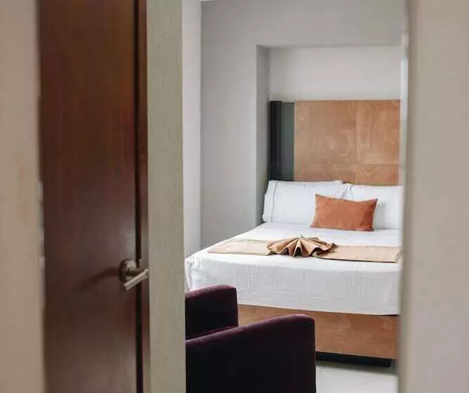 هتل Dali Plaza Ejecutivo