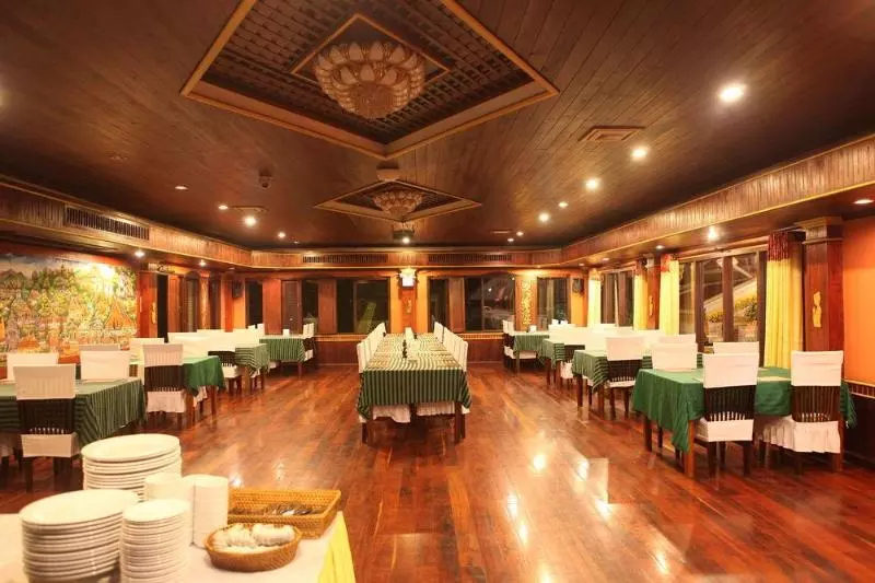 هتل Eoutfitting Vangthong