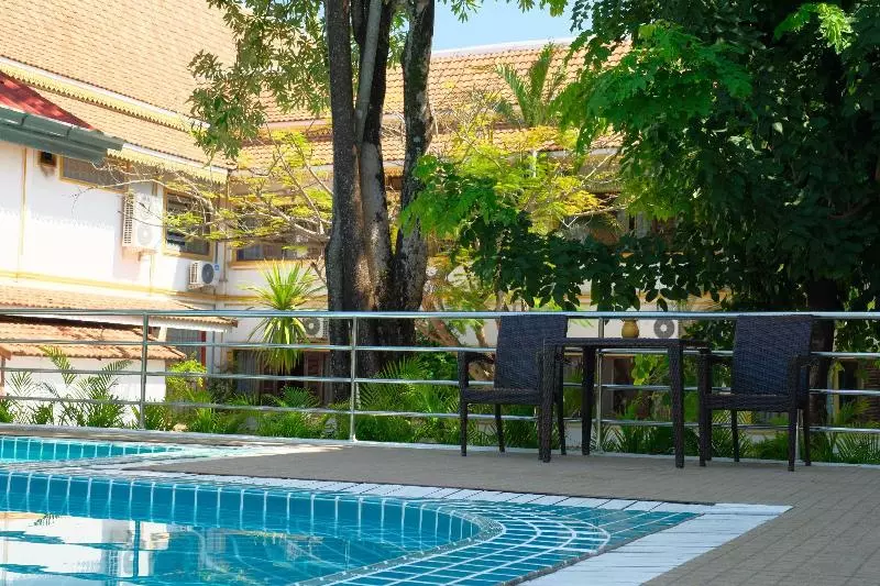 هتل Eoutfitting Vangthong