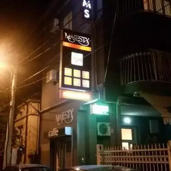 هتل Bed And Breakfast Majesty