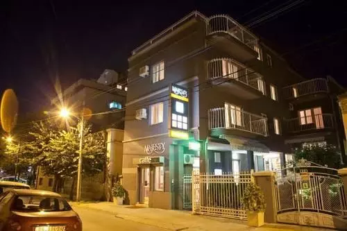 هتل Bed And Breakfast Majesty