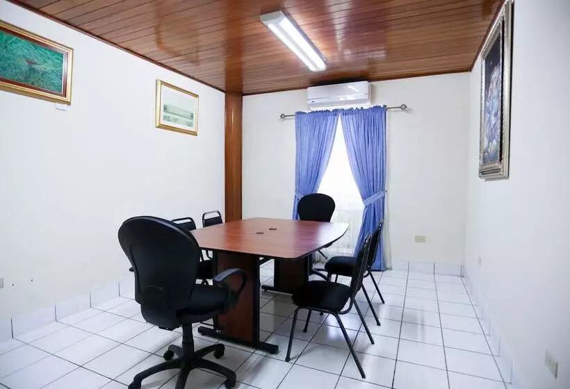 هتل Mansion Teodolinda