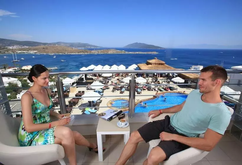 Royal Arena Hotel & Resort Spa