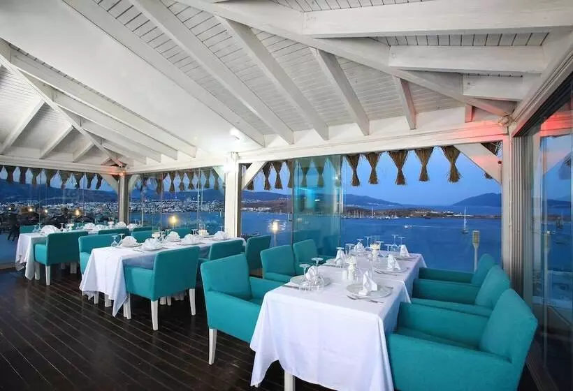 Royal Arena Hotel & Resort Spa