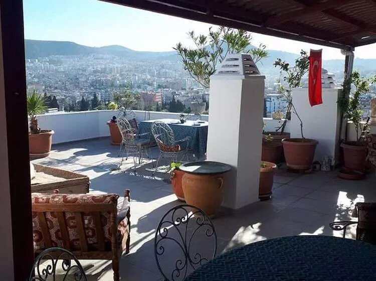 بنسيون Anzac Golden Bed