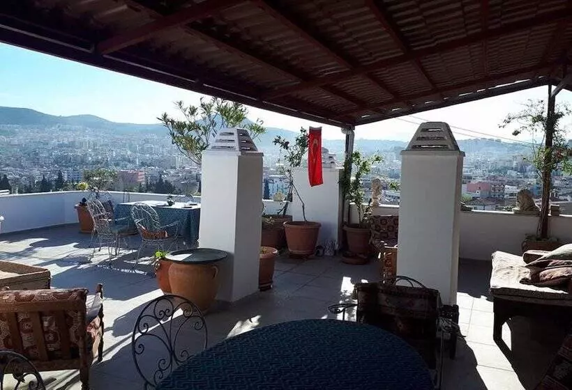 بنسيون Anzac Golden Bed