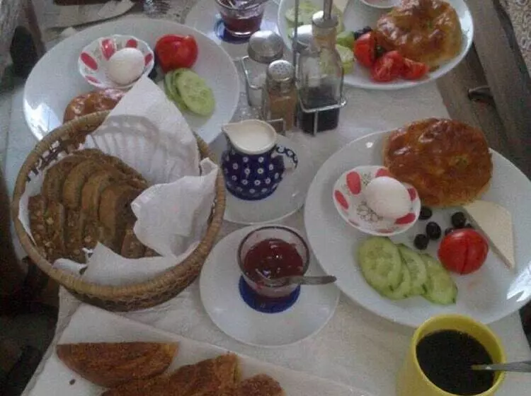 بنسيون Anzac Golden Bed