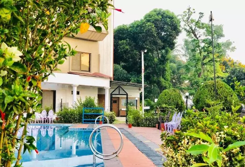 Vits Kamats Resort, Silvassa