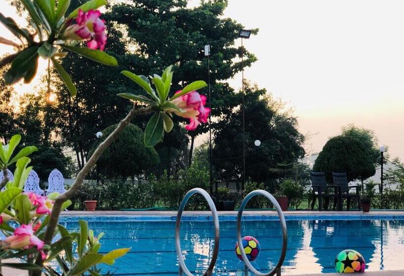 Vits Kamats Resort, Silvassa