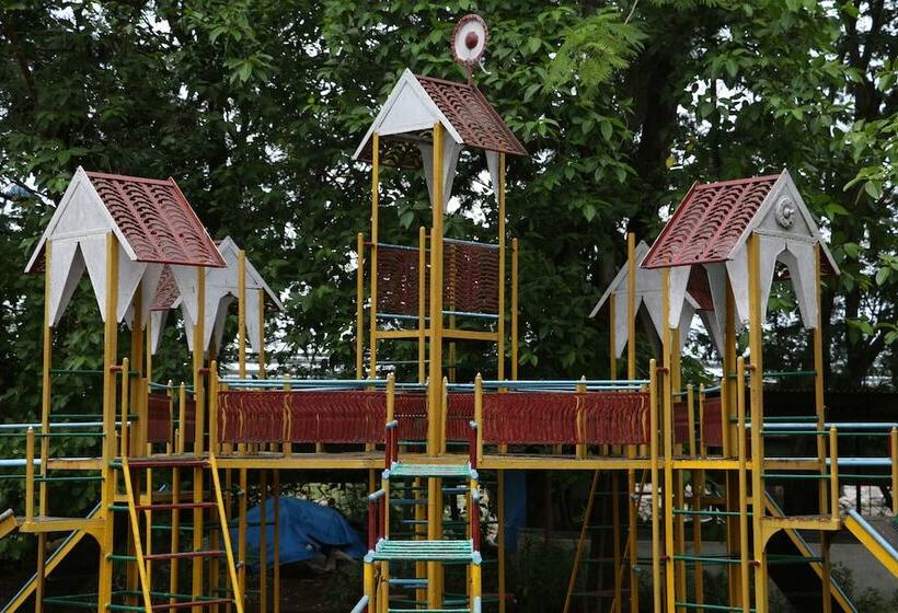 Vits Kamats Resort, Silvassa