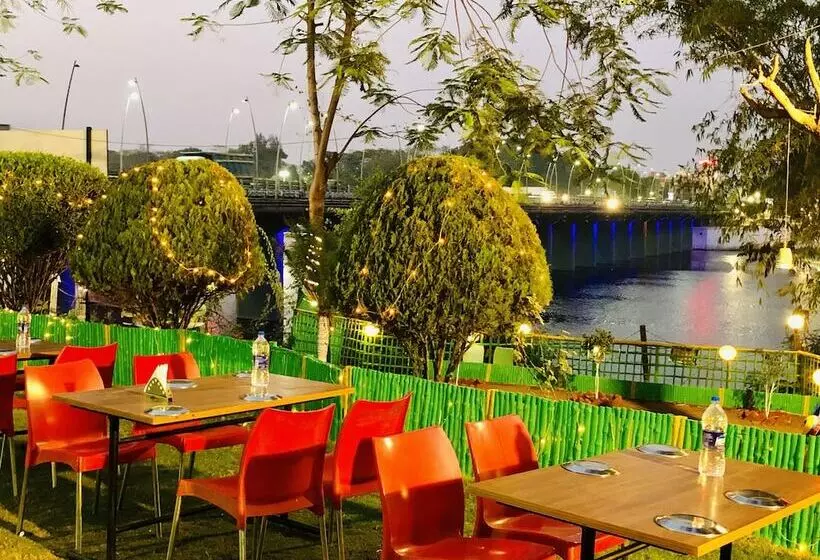 Vits Kamats Resort, Silvassa