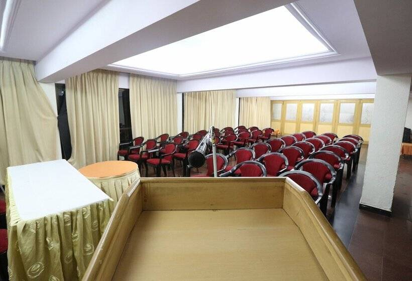 Vits Kamats Resort, Silvassa