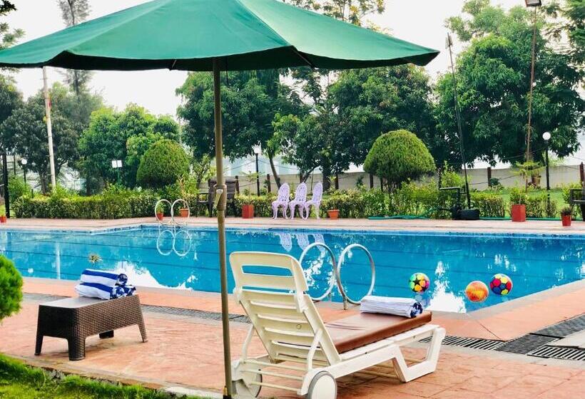 Vits Kamats Resort, Silvassa