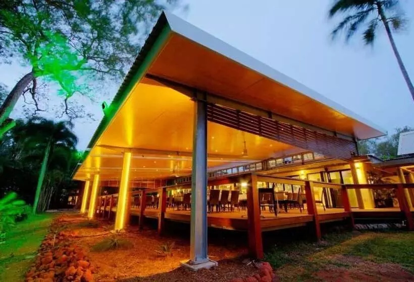 בית מלון כפרי Albatross Bay Resort