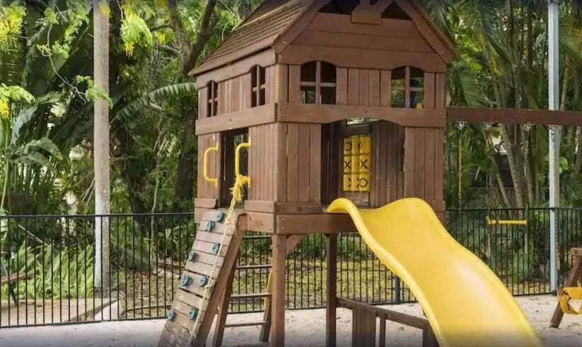 בית מלון כפרי Albatross Bay Resort