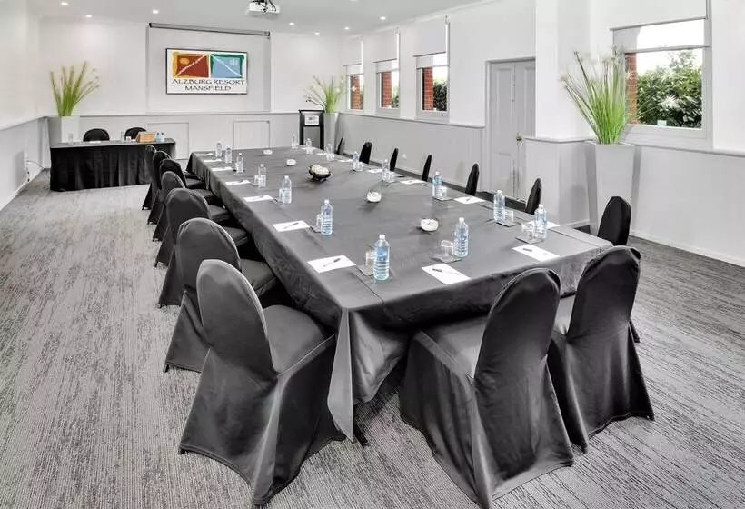 فندق Alzburg Resort