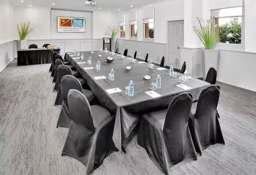 فندق Alzburg Resort