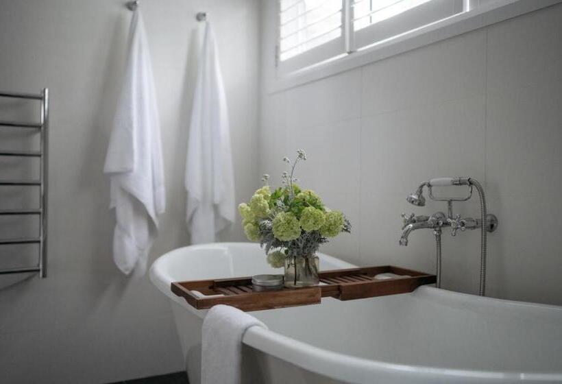 Bells At Killcare Boutique Hotel, Restaurant & Spa