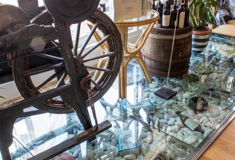 Отель Casa De Caldelas