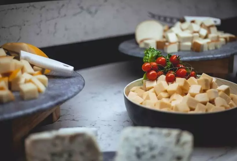 בית מלון כפרי Daniel Herzliya