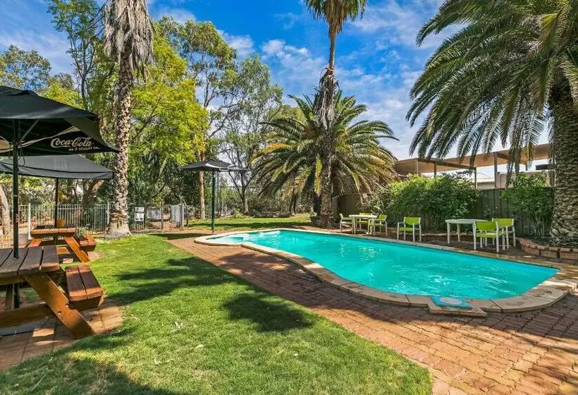 ホテル Erldunda Desert Oaks Resort