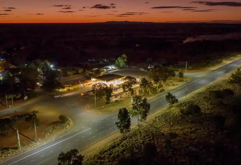 ホテル Erldunda Desert Oaks Resort