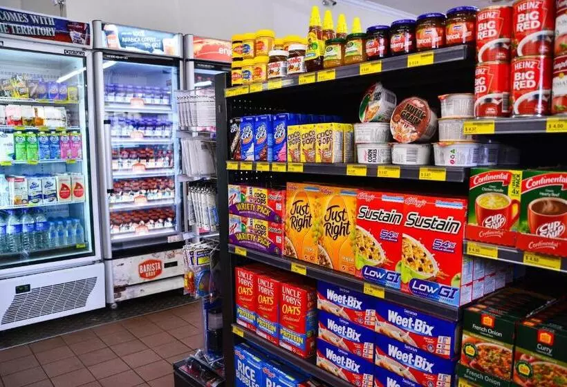 ホテル Erldunda Desert Oaks Resort