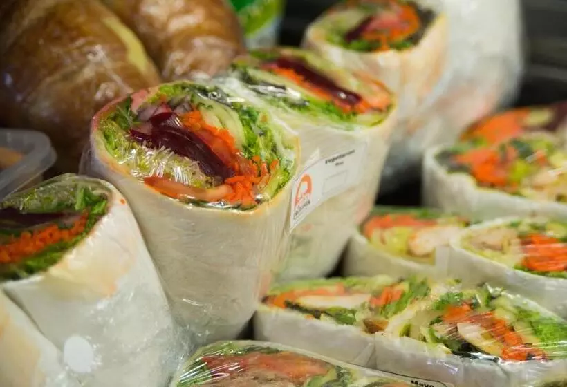 ホテル Erldunda Desert Oaks Resort