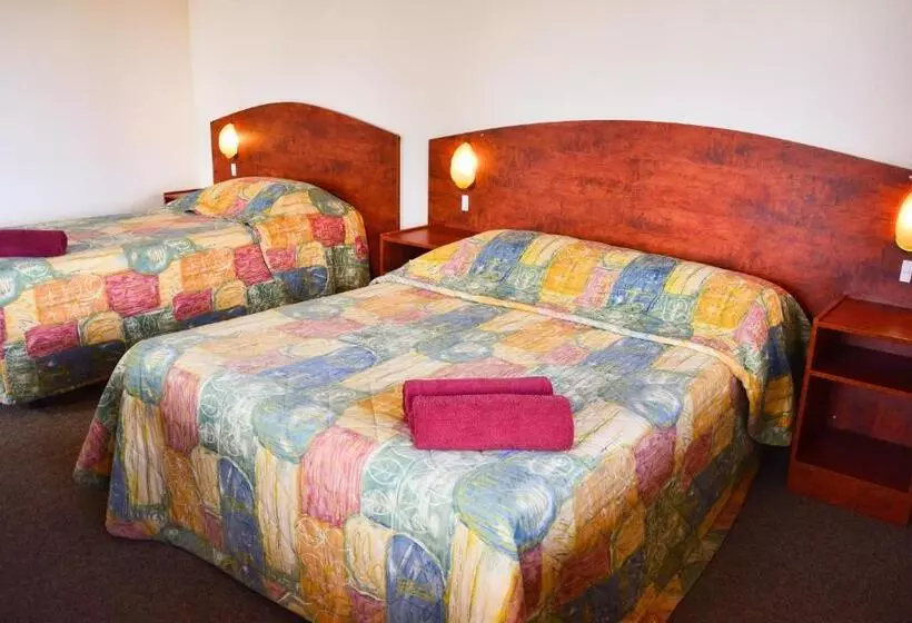 ホテル Erldunda Desert Oaks Resort