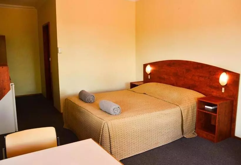 ホテル Erldunda Desert Oaks Resort