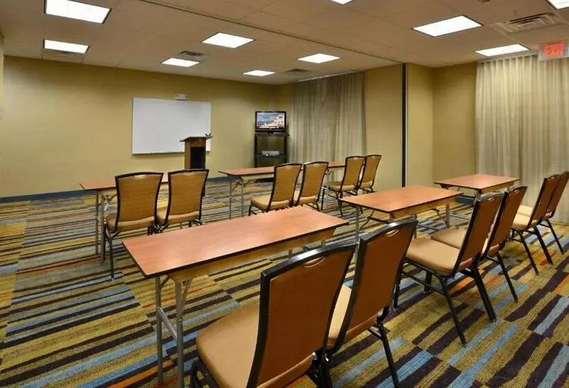 Отель Fairfield Inn & Suites Wytheville