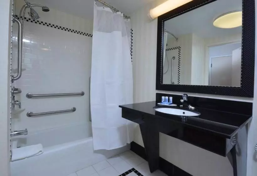 Отель Fairfield Inn & Suites Wytheville