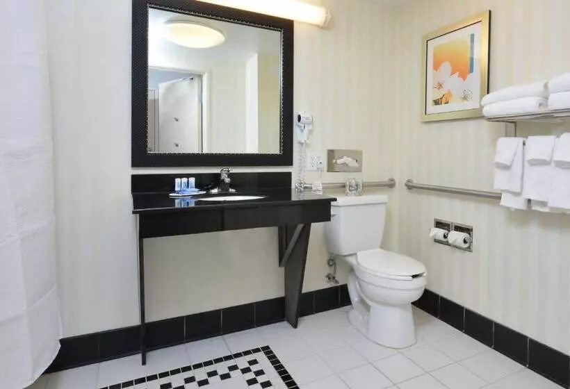 Отель Fairfield Inn & Suites Wytheville