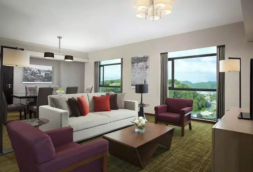 호텔 Four Points By Sheraton Sandakan