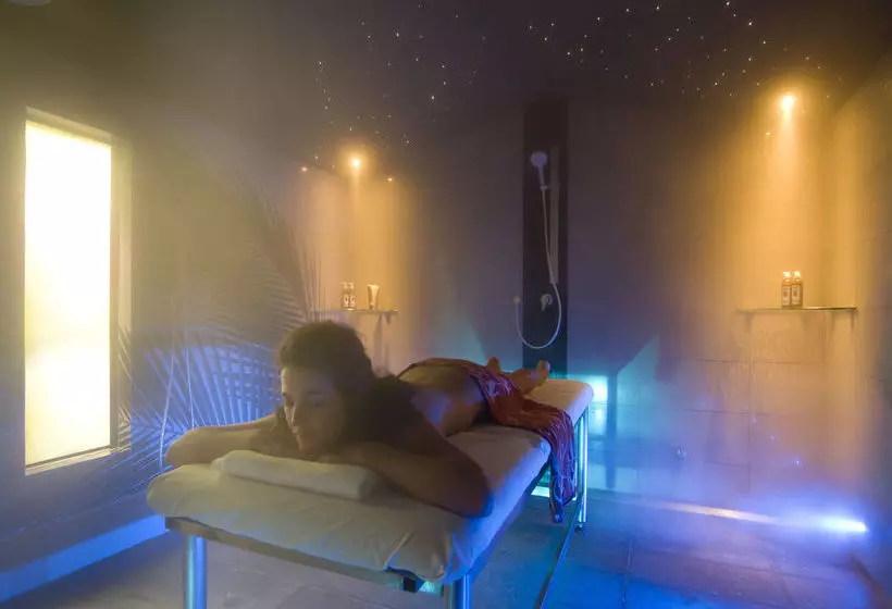 בית מלון כפרי Gaia Retreat & Spa