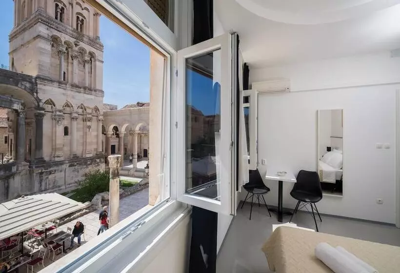 Hotel Plr Accommodation