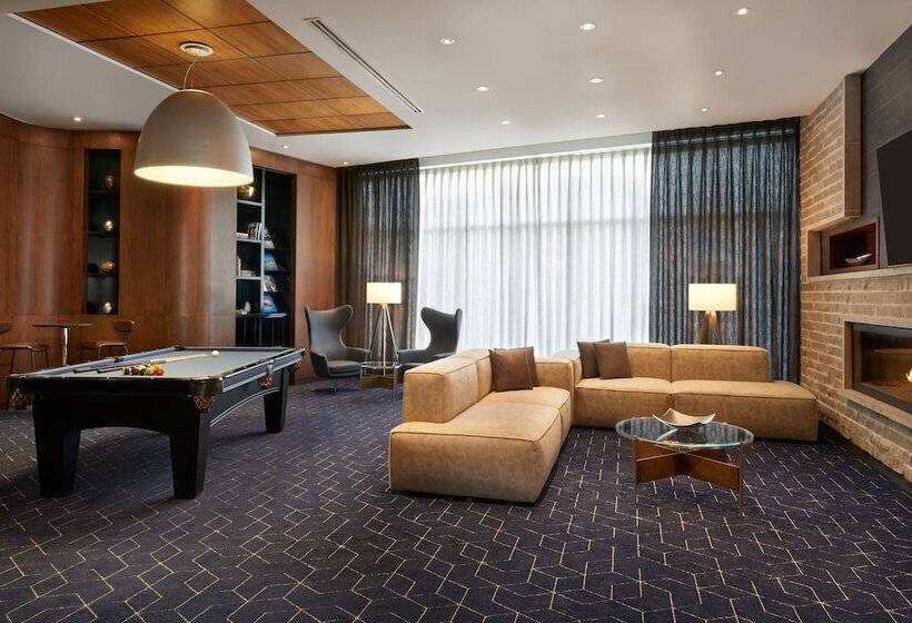 فندق Courtyard By Marriott Calgary Airport