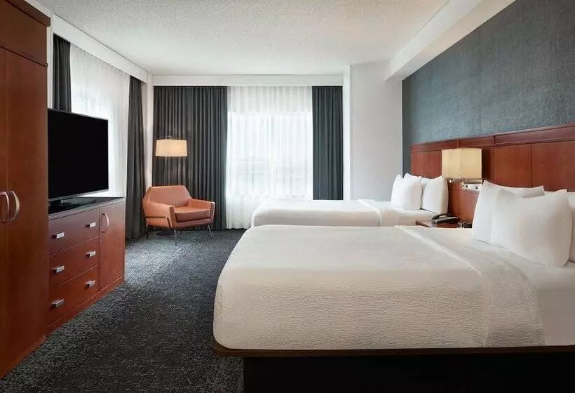 호텔 Courtyard By Marriott Calgary Airport