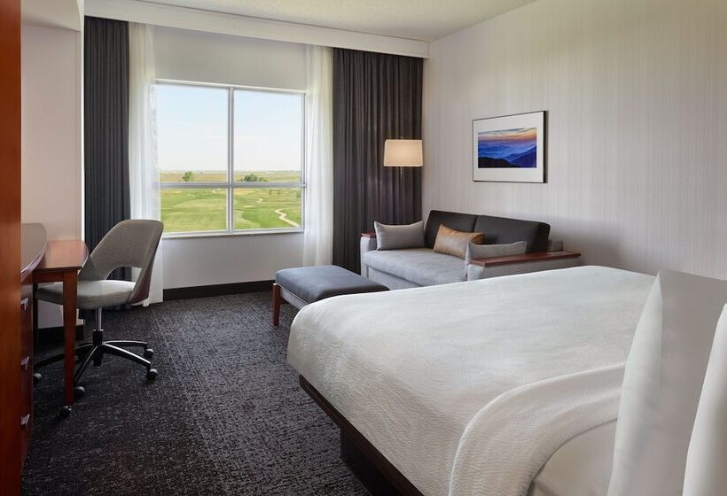 فندق Courtyard By Marriott Calgary Airport